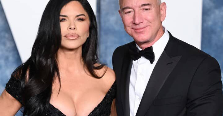 Protests Against Amazon’s Boss’ N20 trillion Wedding Continue in Venice