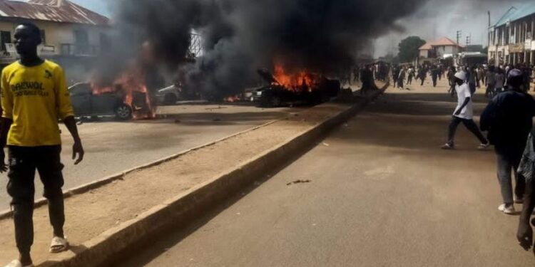 Mob Sets ABU Bus Ablaze, Kill 12 Wedding Guests in Plateau