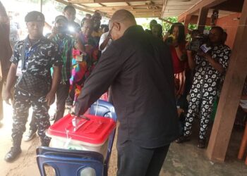 Peter Obi Votes in Anambra Guber Polls